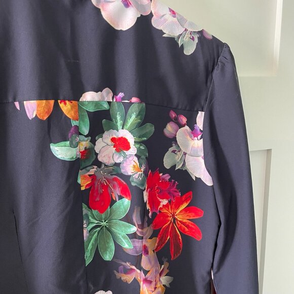 EShakti Women's Floral Button Down Shirt - Picture 6 of 7